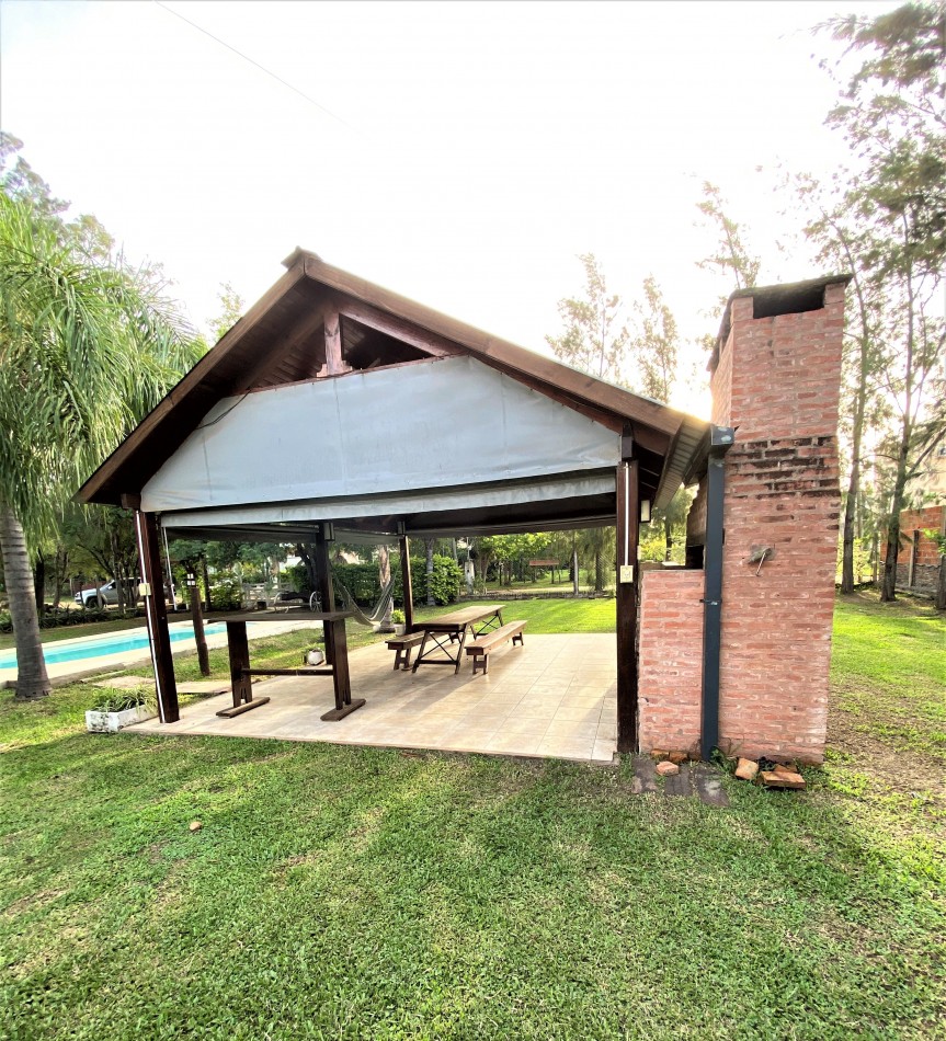 VENDE COMPLEJO DE CABAÑAS EN PASO DE LA PATRIA UBICADO EN UNA ZONA RESIDENCIAL