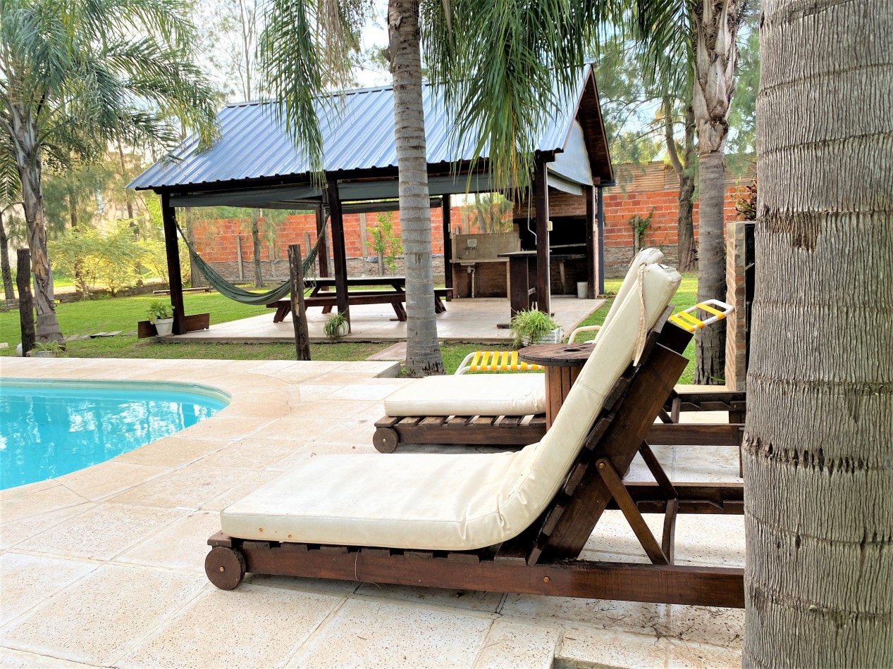 VENDE COMPLEJO DE CABAÑAS EN PASO DE LA PATRIA UBICADO EN UNA ZONA RESIDENCIAL