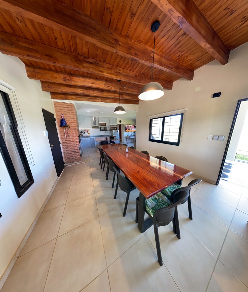 VENDE CASA QUINTA EN BARRIO LOS AROMOS 2, PUERTO TIROL