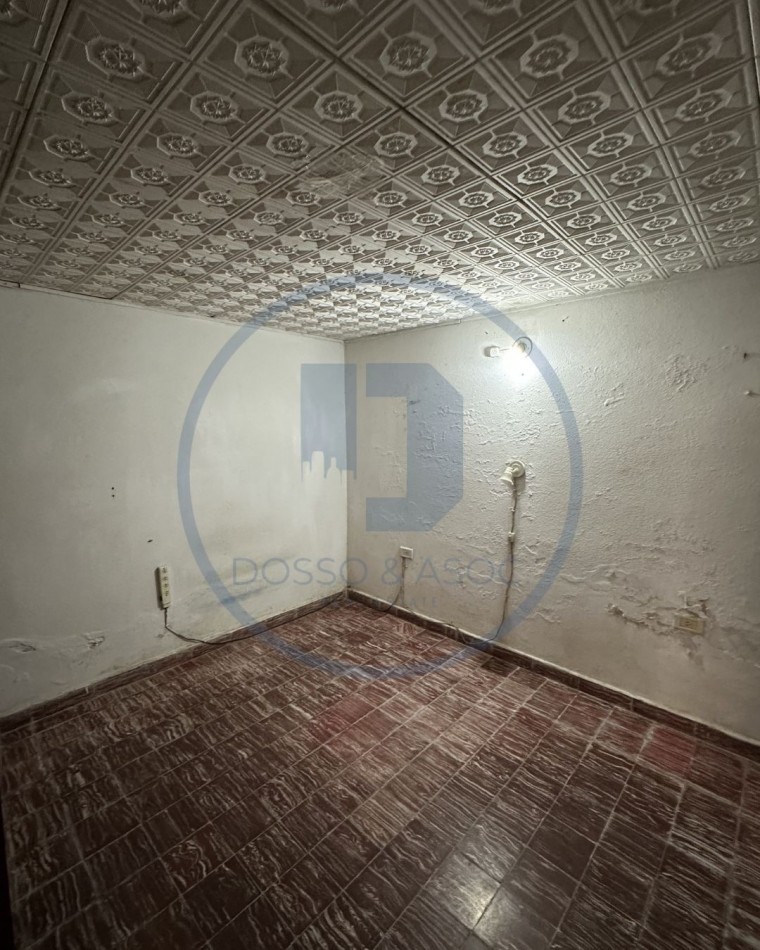 Casa a reciclar en Barrio Italia - Ideal para inversion