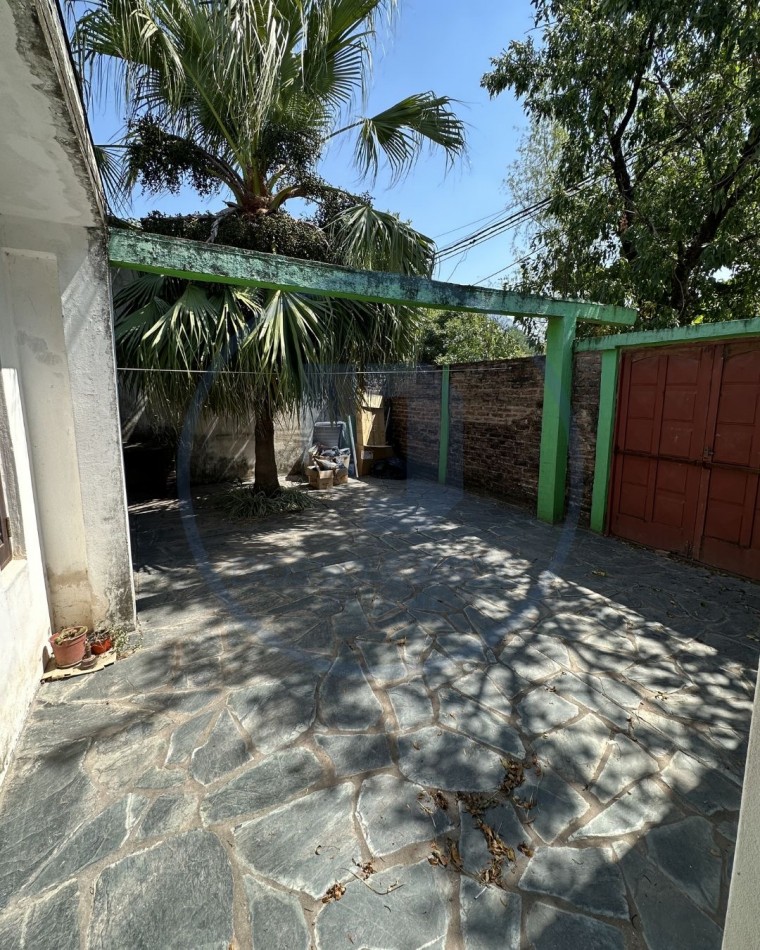 Casa a reciclar en Barrio Italia - Ideal para inversion