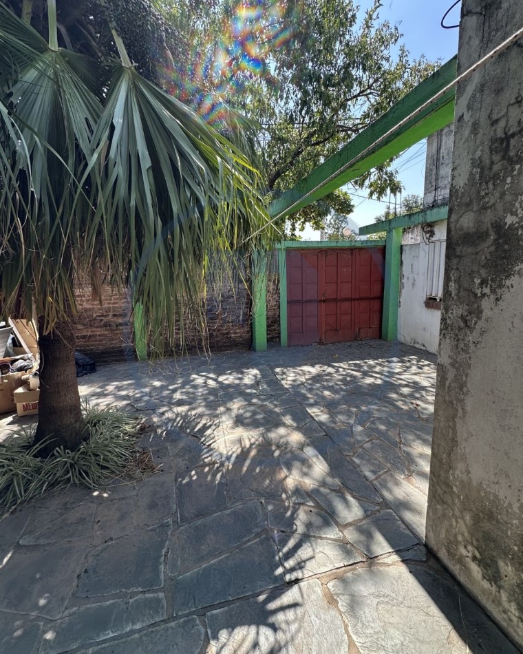 Casa a reciclar en Barrio Italia - Ideal para inversion