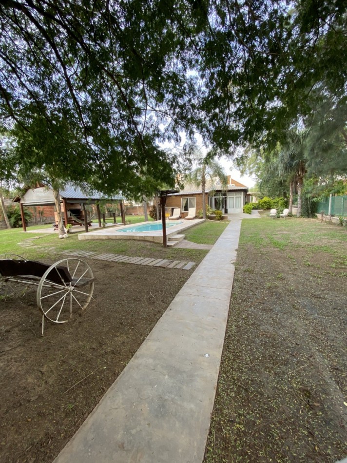 VENDE COMPLEJO DE CABAÑAS EN PASO DE LA PATRIA UBICADO EN UNA ZONA RESIDENCIAL