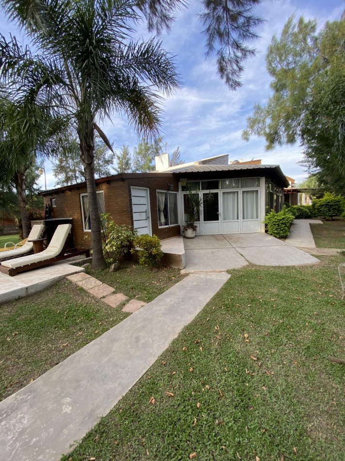 VENDE COMPLEJO DE CABAÑAS EN PASO DE LA PATRIA UBICADO EN UNA ZONA RESIDENCIAL