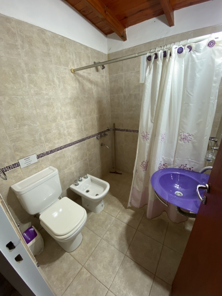 VENDE COMPLEJO DE CABAÑAS EN PASO DE LA PATRIA UBICADO EN UNA ZONA RESIDENCIAL