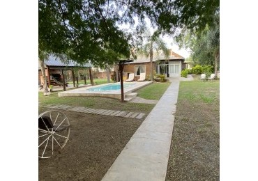 VENDE COMPLEJO DE CABAÑAS EN PASO DE LA PATRIA UBICADO EN UNA ZONA RESIDENCIAL